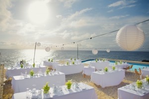 "Outdoor-Beach-Modern-Wedding-Reception"